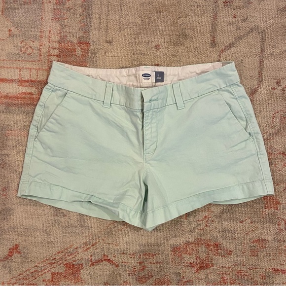 Old Navy Light Blue Chino Shorts - Picture 1 of 4